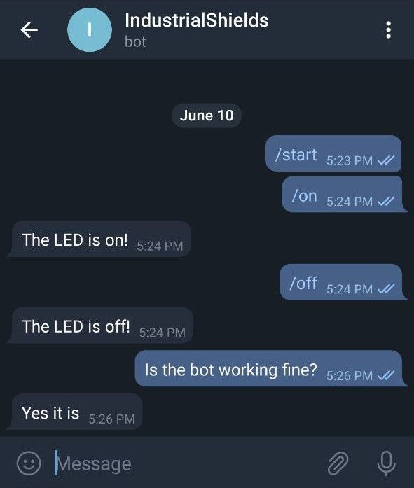 Probando /on y /off - Paso 3: Una vez creado el archivo, es el momento de ejecutarlo y probar el bot. - Bot de Telegram con Raspberry Pi PLC